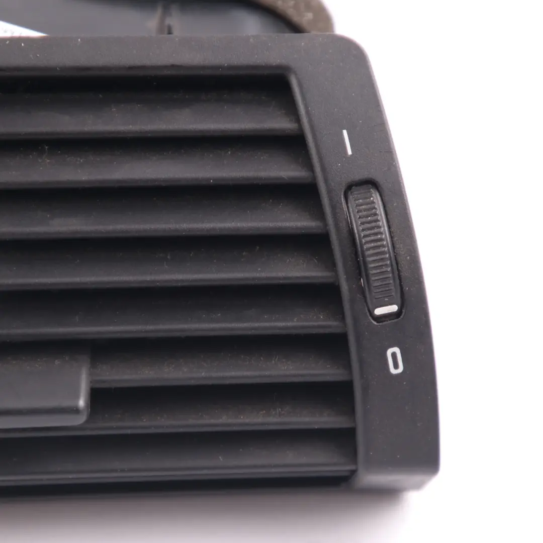 Grille d'Aeration Centrale pour BMW X5 Serie E53 à propos du numéro de pièce 8402221 BMW X5 Serie E53 Grille d'Aeration Centrale - SKU 8402221 - Numéro de pièce 8402221