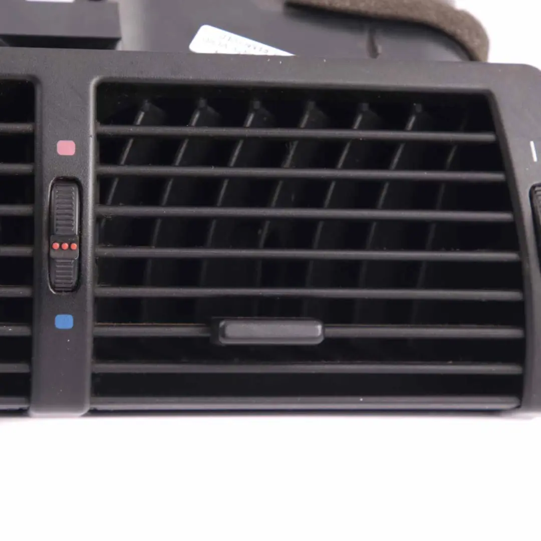 Grille d'Aeration Centrale pour BMW X5 Serie E53 à propos du numéro de pièce 8402221 BMW X5 Serie E53 Grille d'Aeration Centrale - SKU 8402221 - Numéro de pièce 8402221