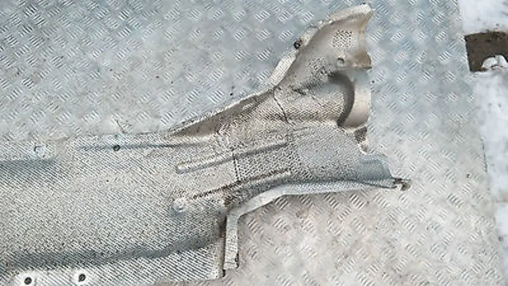 Aislamiento térmico túnel depósito 5148 para BMW X5 E53 con número de pieza 51488402289 BMW X5 E53 Aislamiento térmico túnel depósito 5148 - SKU 8402289 - Número de pieza 51488402289