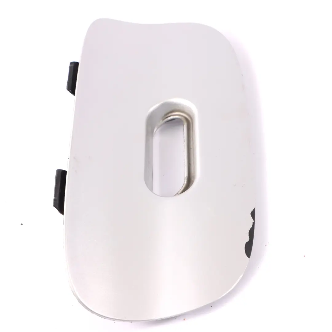 Paraurti posteriore Flap Gancio di traino Titan Argento 354 per BMW X5 E53 con numero di parte 8402327 BMW X5 E53 Paraurti posteriore Flap Gancio di traino Titan Argento 354 - SKU 8402327-TS - Numero di parte 8402327