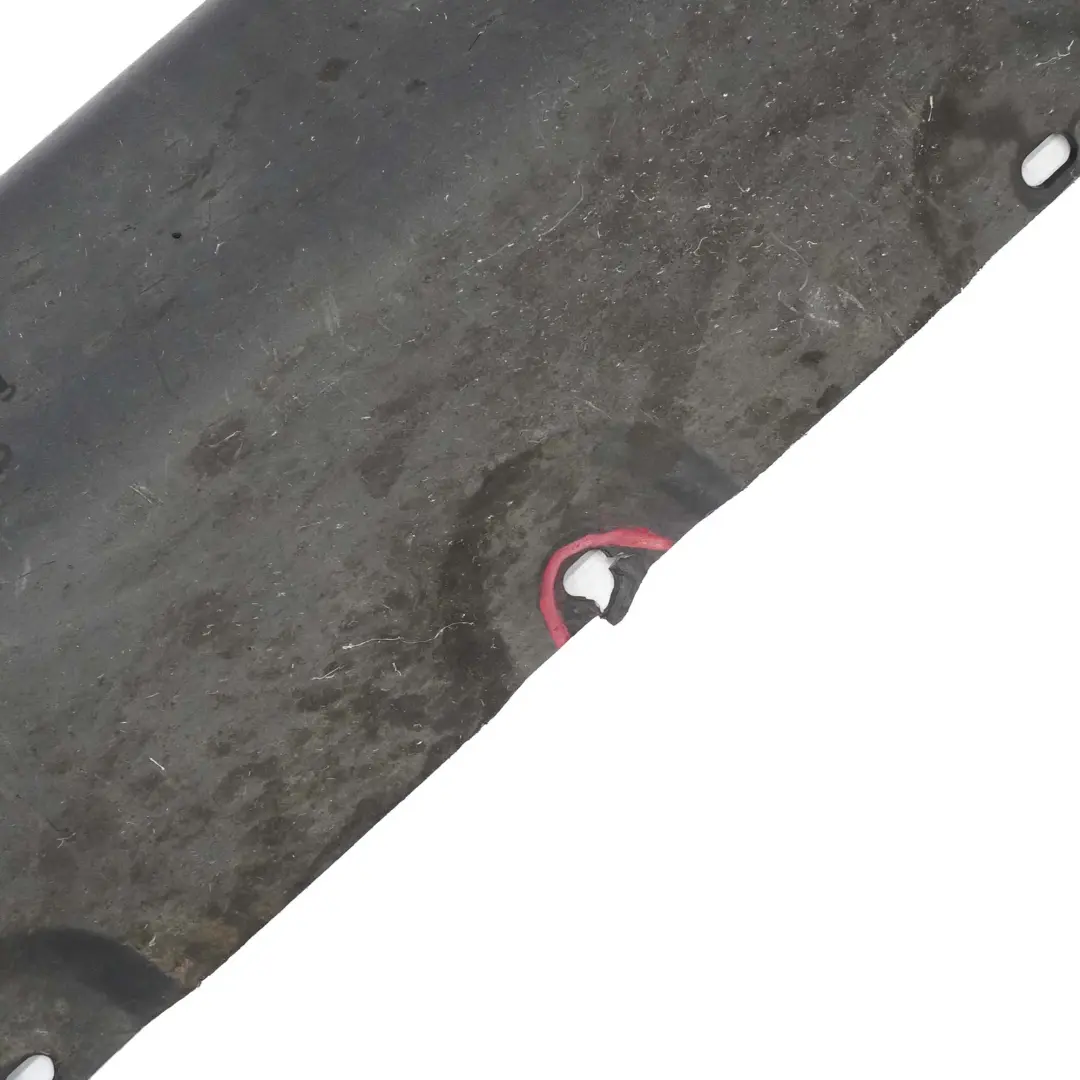 Faldon lateral derecho Cubre umbral De puerta 8402336 para BMW X5 E53 con número de pieza 51718402336 BMW X5 E53 Faldon lateral derecho Cubre umbral De puerta 8402336 - SKU 8402336-1 - Número de pieza 51718402336