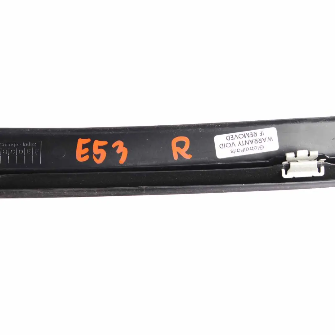 Revetement Fenetre Porte avant Droite 5132 pour BMW X5 E53 à propos du numéro de pièce 7802676 BMW X5 E53 Revetement Fenetre Porte avant Droite 5132 - SKU 8402508 - Numéro de pièce 7802676