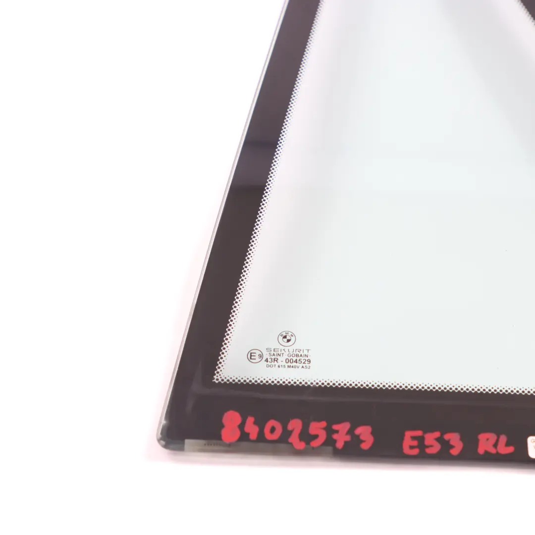 BMW X5 E53 Szyba Drzwi Lewa Lewy Tył Trójkąt AS2 - SKU 8402573 - Numer Części 8402573