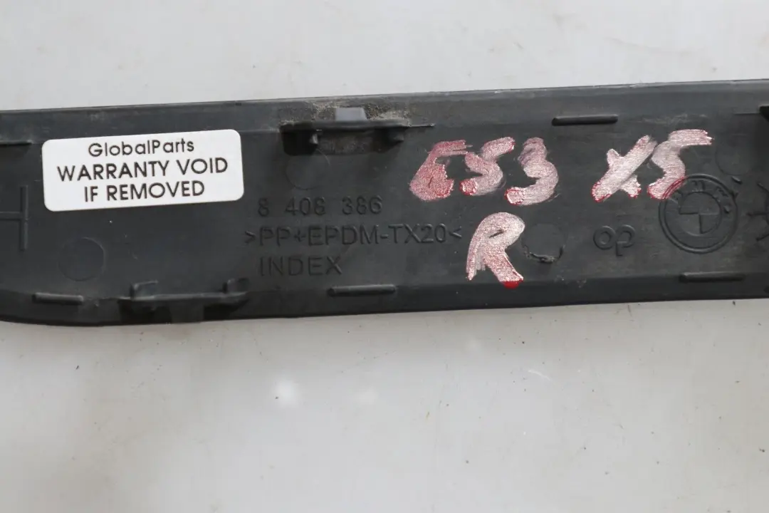 Frontstoßstange PDC Blende seitlich rechts für BMW X5 er E53 mit Teilenummer 7009894 BMW X5 er E53 Frontstoßstange PDC Blende seitlich rechts - SKU 8406386 - Teilenummer 7009894