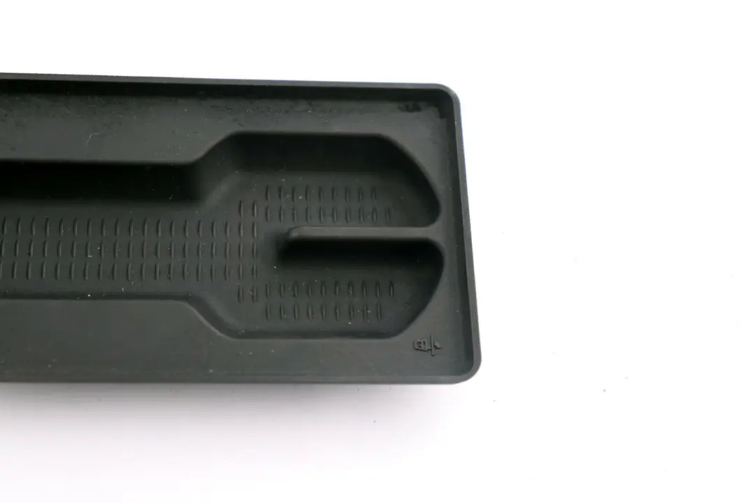 Einlegematte Mittelarmlehne Ablagefächer Schwarz für BMW X5 er E53 mit Teilenummer 8408030 BMW X5 er E53 Einlegematte Mittelarmlehne Ablagefächer Schwarz - SKU 8408030 - Teilenummer 8408030