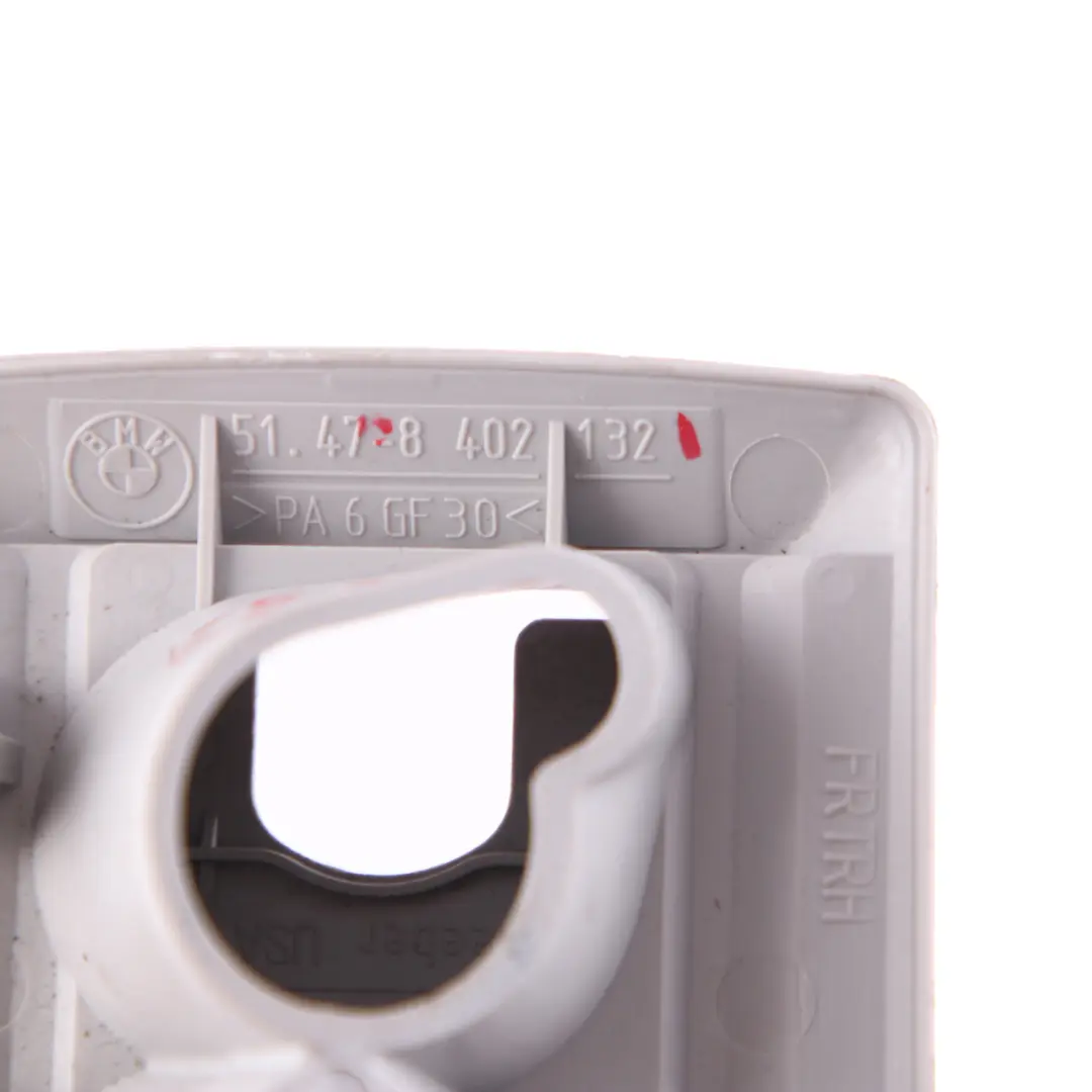 Uchwyt osłona rolety prawy przód do BMW E53 X5 o numerze 8402132 BMW E53 X5 Uchwyt osłona rolety prawy przód - SKU 8408732 - Numer Części 8402132