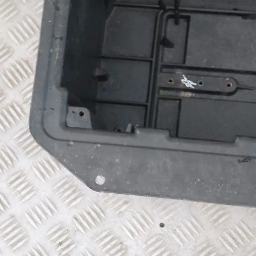 BMW X5 E53 BANDEJA De La BATERiA CAJA SOPORTE MULTIFUNCIoN MALETERO - SKU 8408905 - Número de pieza 51718408905