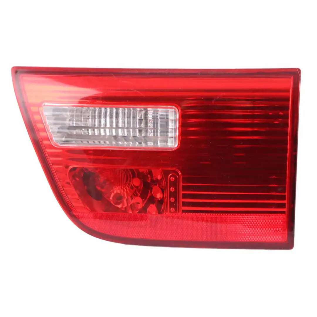 Feu Arrière Gauche Tronc Hayon De Lumière Clapet pour BMW X5 E53 à propos du numéro de pièce 8409011 BMW X5 E53 Feu Arrière Gauche Tronc Hayon De Lumière Clapet - SKU 8409011-TAIWAN - Numéro de pièce 8409011