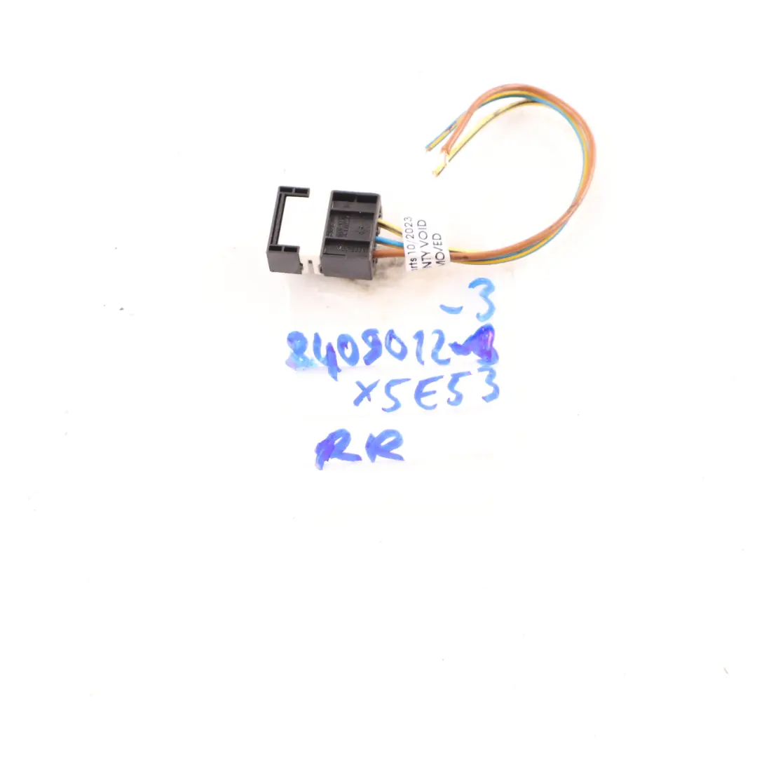 Socket BMW X5 E53 Rear Light In Trunk Lid Right O/S Cable Wiring 8369712 to Plug with Part number 8409012 Plug Socket BMW X5 E53 Rear Light In Trunk Lid Right O/S Cable Wiring 8369712 - SKU 8409012-3 - Part number 8409012