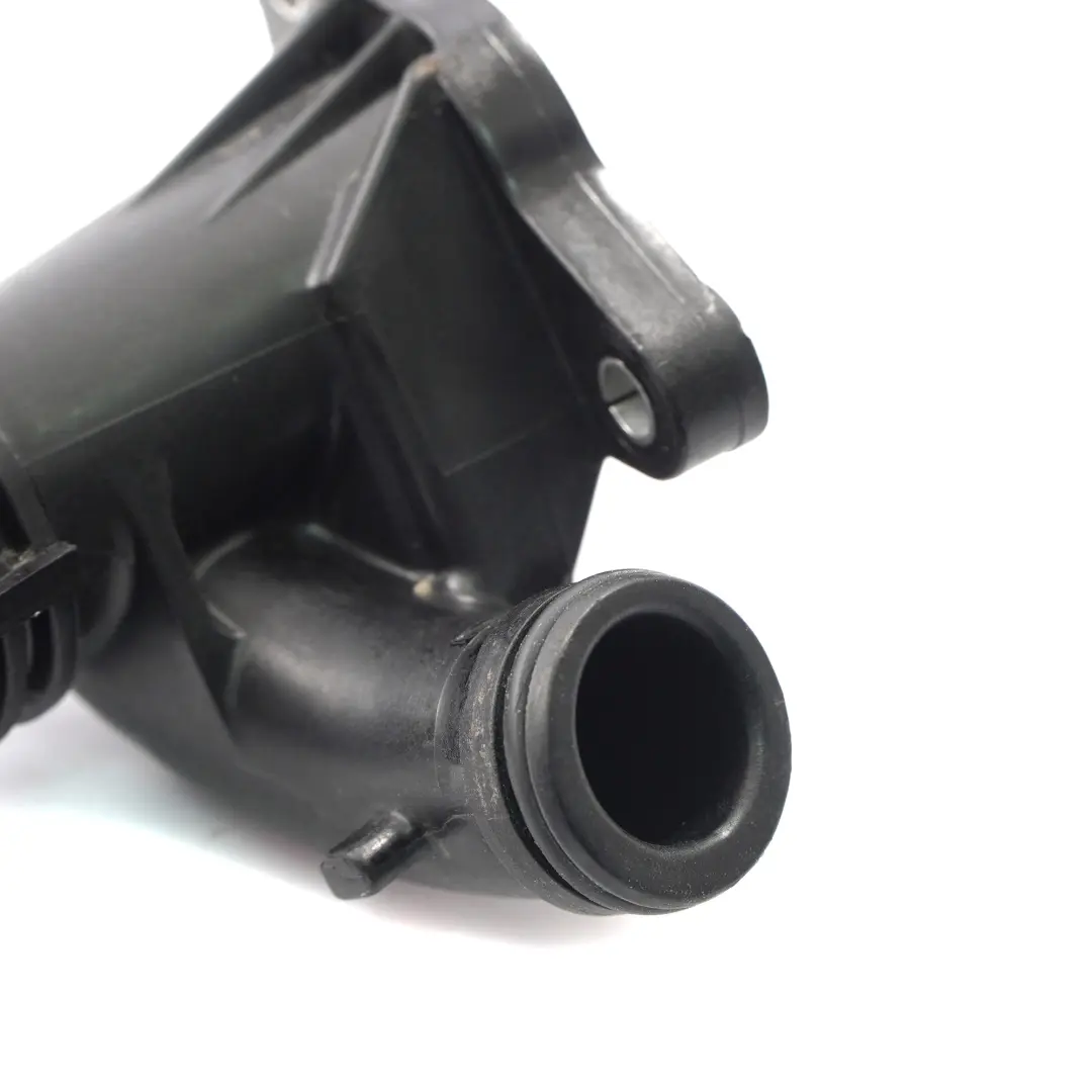 Boîtier supérieur thermostat refroidissement BMW F40 G20 G21 G30 G01 Mini F55 - SKU 8472111-1 - Numéro de pièce 8472111