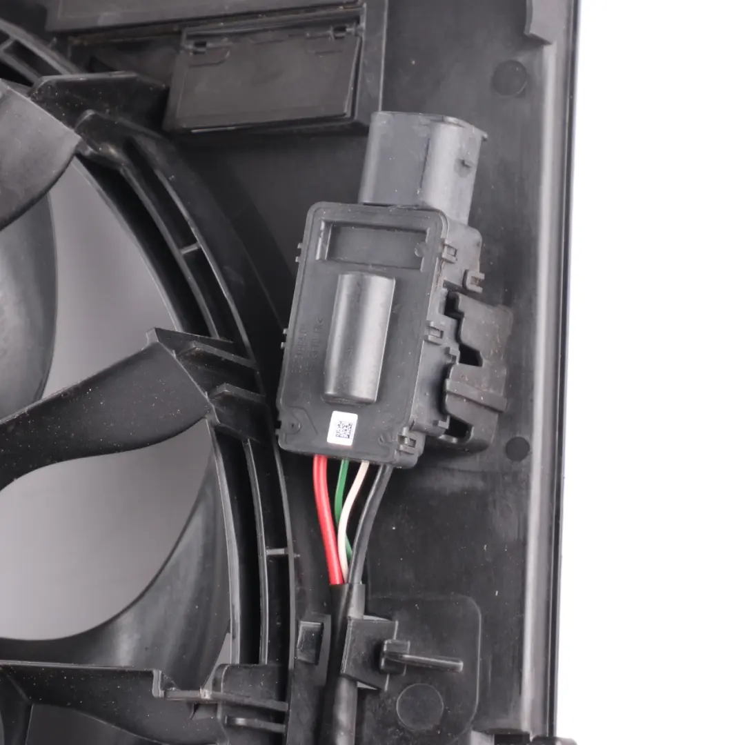 Radiator Fan BMW G11 G30 Engine Cooling Radiator Fan Shroud 600W to with Part number 8472268 Radiator Fan BMW G11 G30 Engine Cooling Radiator Fan Shroud 600W - SKU 8472268 - Part number 8472268