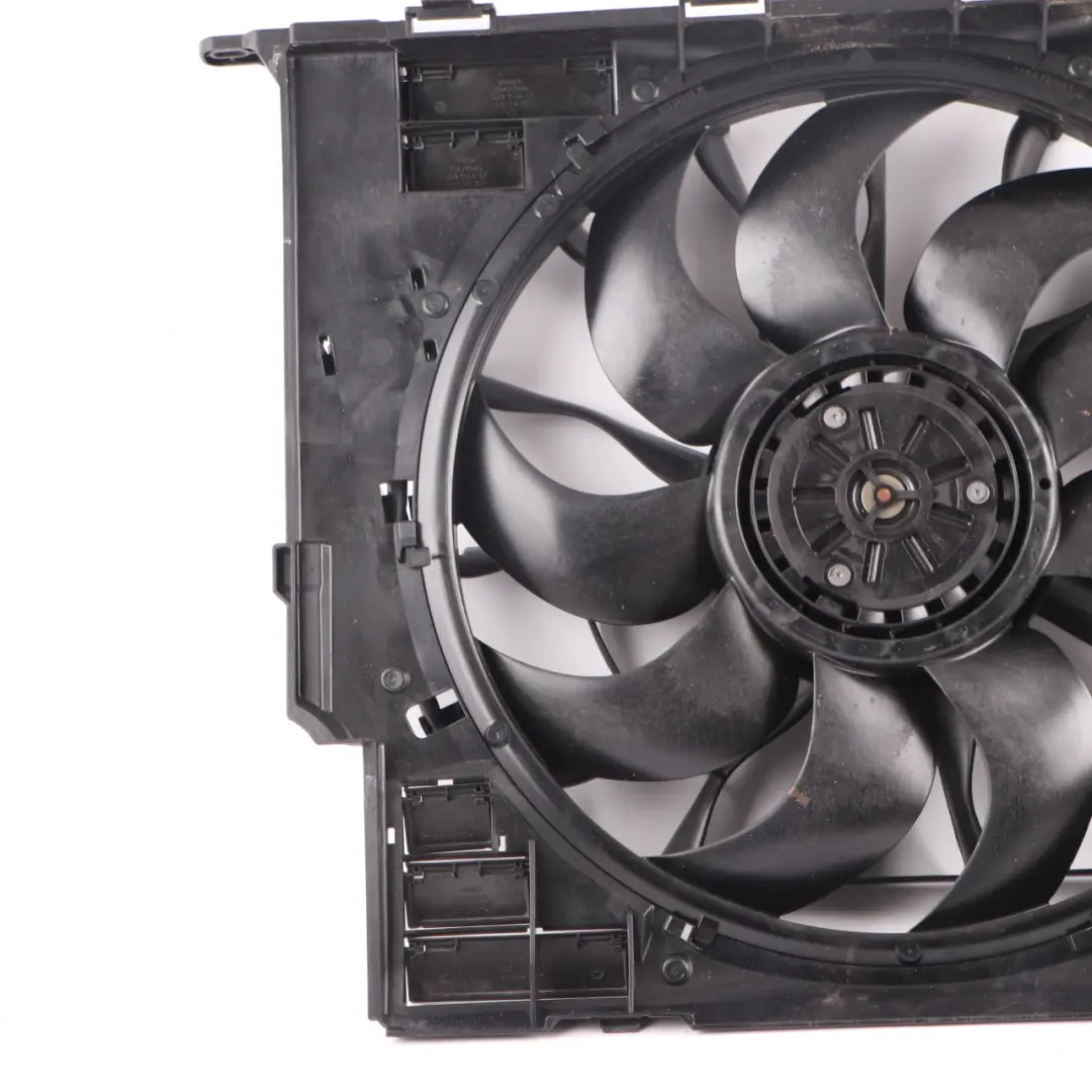 Radiator Fan BMW G11 G30 Engine Cooling Radiator Fan Shroud 600W to with Part number 8472268 Radiator Fan BMW G11 G30 Engine Cooling Radiator Fan Shroud 600W - SKU 8472268 - Part number 8472268