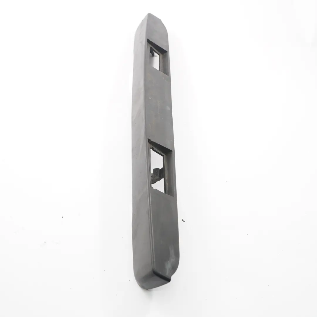  Eclairage de plaque d'immatriculation Renault Trafic Bandeau lumineux - SKU 848105971R - Numéro de pièce 848105971R