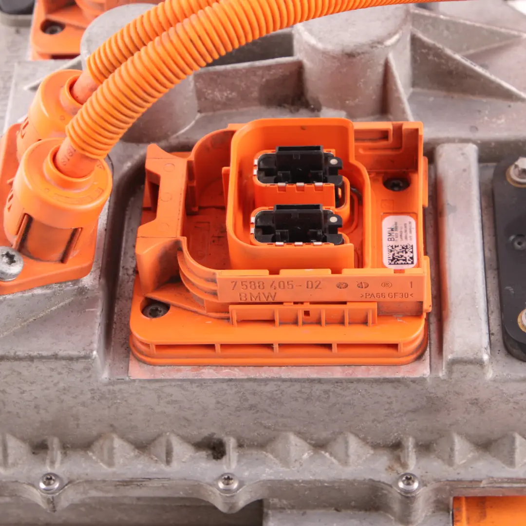 94Ah Comfort Charging Module Control Unit to BMW i3 I01 Rex Hybrid with Part number 8482640 BMW i3 I01 Rex Hybrid 94Ah Comfort Charging Module Control Unit - SKU 8482640 - Part number 8482640