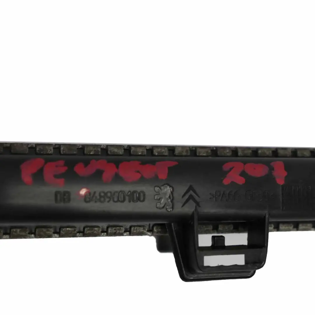 Radiateur de refroidissement d'eau Radiateur du moteur pour Peugeot 207 à propos du numéro de pièce 848960100 Peugeot 207 Radiateur de refroidissement d'eau Radiateur du moteur - SKU 848960100 - Numéro de pièce 848960100