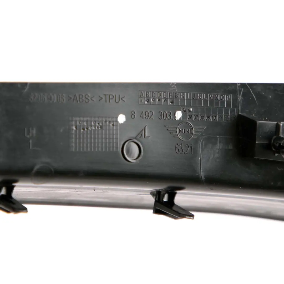 Verkleidung Kofferraumdeckel Rinnenleiste Lampenabdeckung Hinten Links für Mini F60 mit Teilenummer 8492303 Mini F60 Verkleidung Kofferraumdeckel Rinnenleiste Lampenabdeckung Hinten Links - SKU 8492303 - Teilenummer 8492303