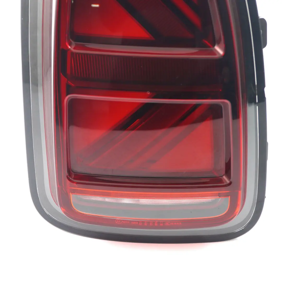 Mini F60 LCI Feu arrière gauche Ligne noire Panneau latéral Feu arrière 8492477 - SKU 8492475 - Numéro de pièce 8492475