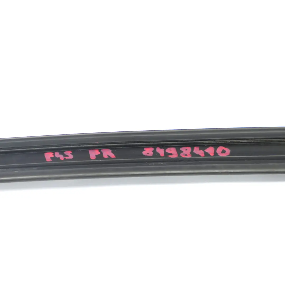 BMW F45 Ventana Junta Puerta Delantera Derecha Guía Sellado - SKU 8498410 - Número de pieza 8498410