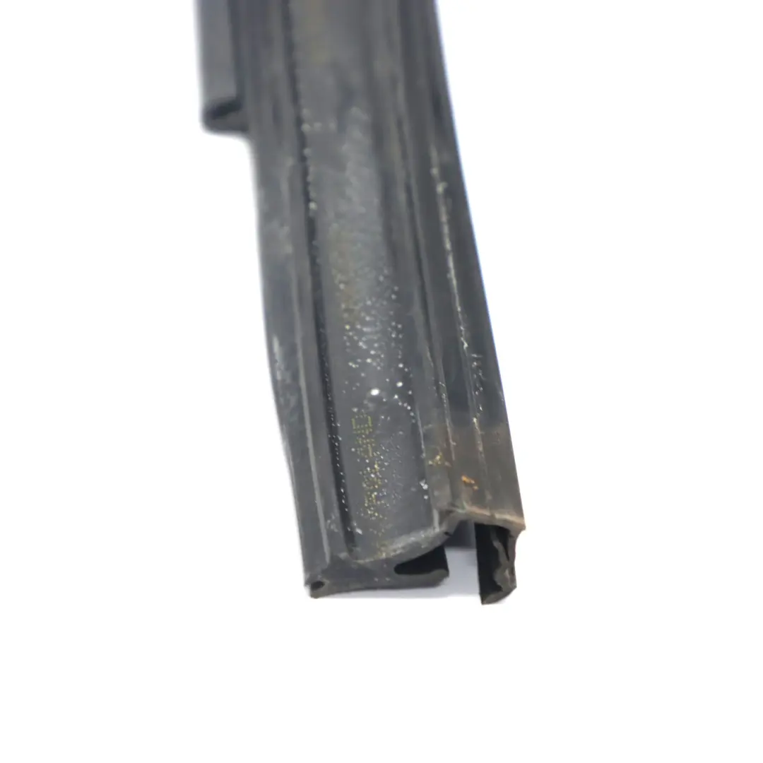 BMW F45 Ventana Junta Puerta Delantera Derecha Guía Sellado - SKU 8498410 - Número de pieza 8498410