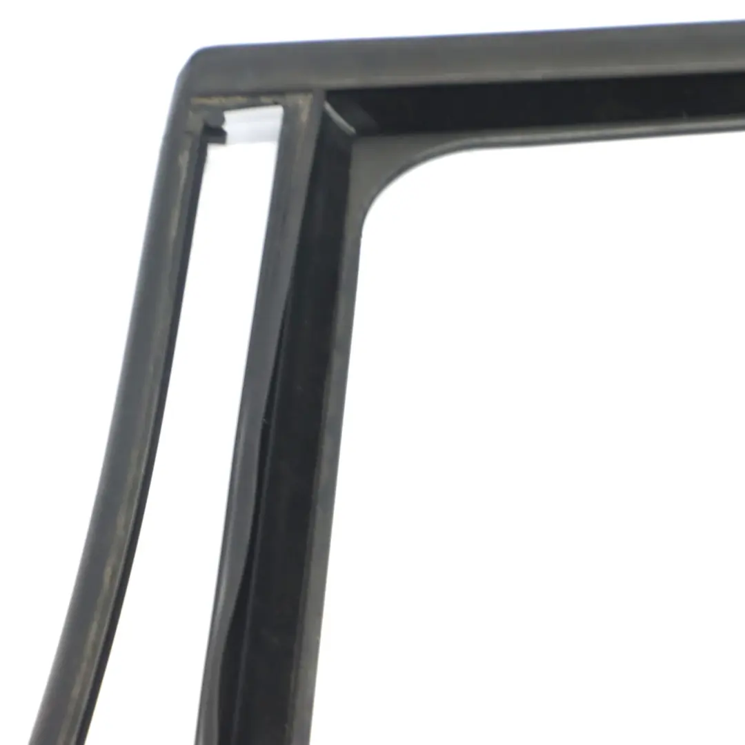 BMW F45 Joint Vitrage Porte Arrière Gauche Guide Sealing - SKU 8498411 - Numéro de pièce 8498411