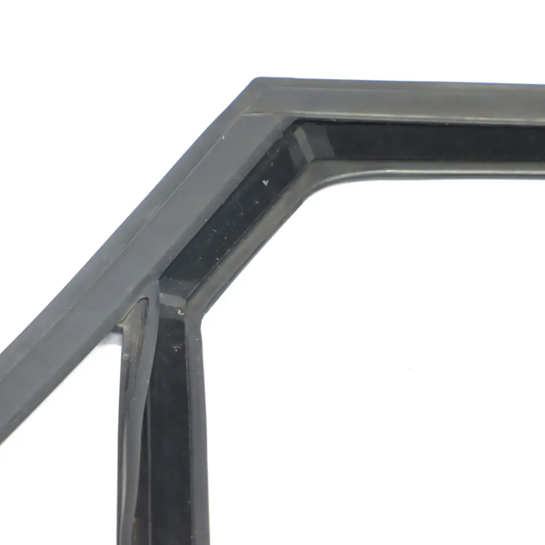 Finestra Guarnizione Porta Posteriore Destra Guida per BMW F45 con numero di parte 8498412 BMW F45 Finestra Guarnizione Porta Posteriore Destra Guida - SKU 8498412 - Numero di parte 8498412