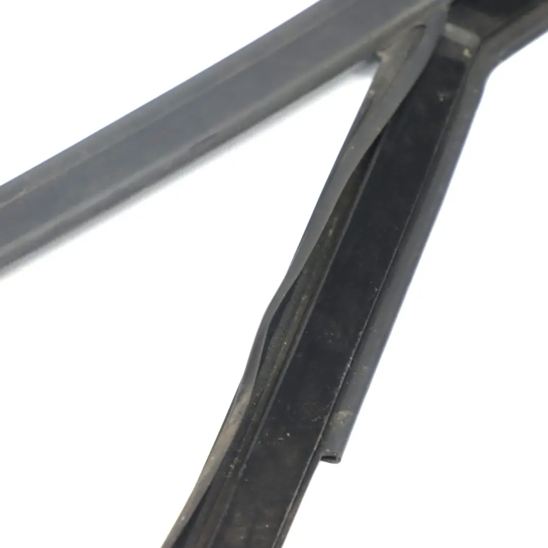 Fenster Dichtung Tür hinten rechts Führung für BMW F45 mit Teilenummer 8498412 BMW F45 Fenster Dichtung Tür hinten rechts Führung - SKU 8498412 - Teilenummer 8498412