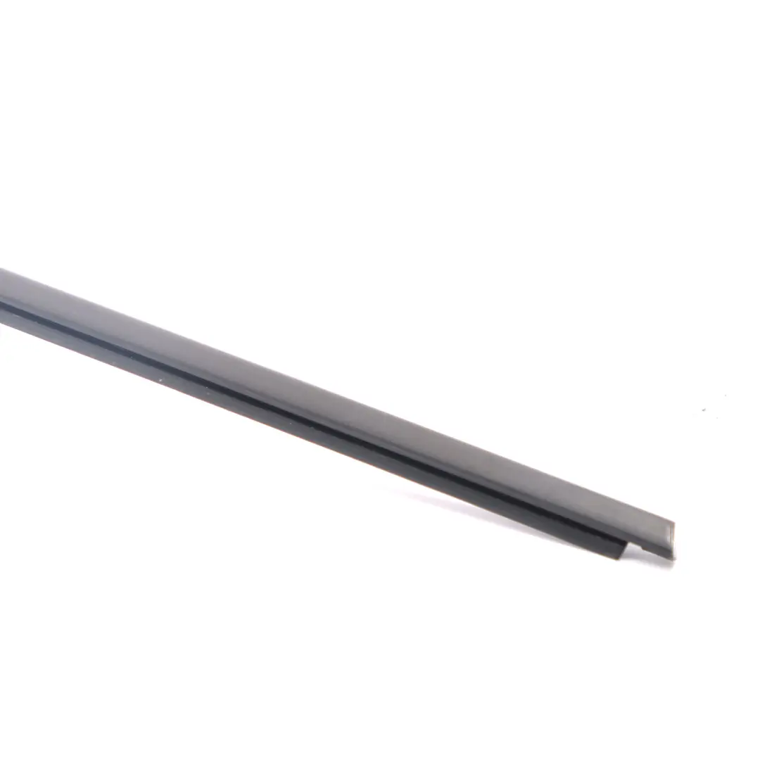 Finestrino Porta Paraurti Posteriore Sinistro Striscia Nero per BMW F45 con numero di parte 8498417 BMW F45 Finestrino Porta Paraurti Posteriore Sinistro Striscia Nero - SKU 8498417 - Numero di parte 8498417
