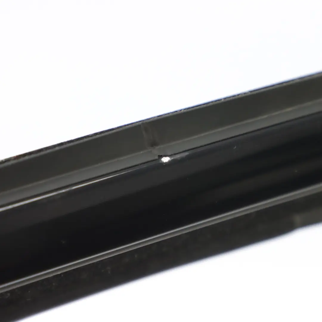 Puerta Sello Ventana Guía Trasera Derecha Sellado Junta Goma 7326170 para BMW F46 con número de pieza 8498432 BMW F46 Puerta Sello Ventana Guía Trasera Derecha Sellado Junta Goma 7326170 - SKU 8498432 - Número de pieza 8498432