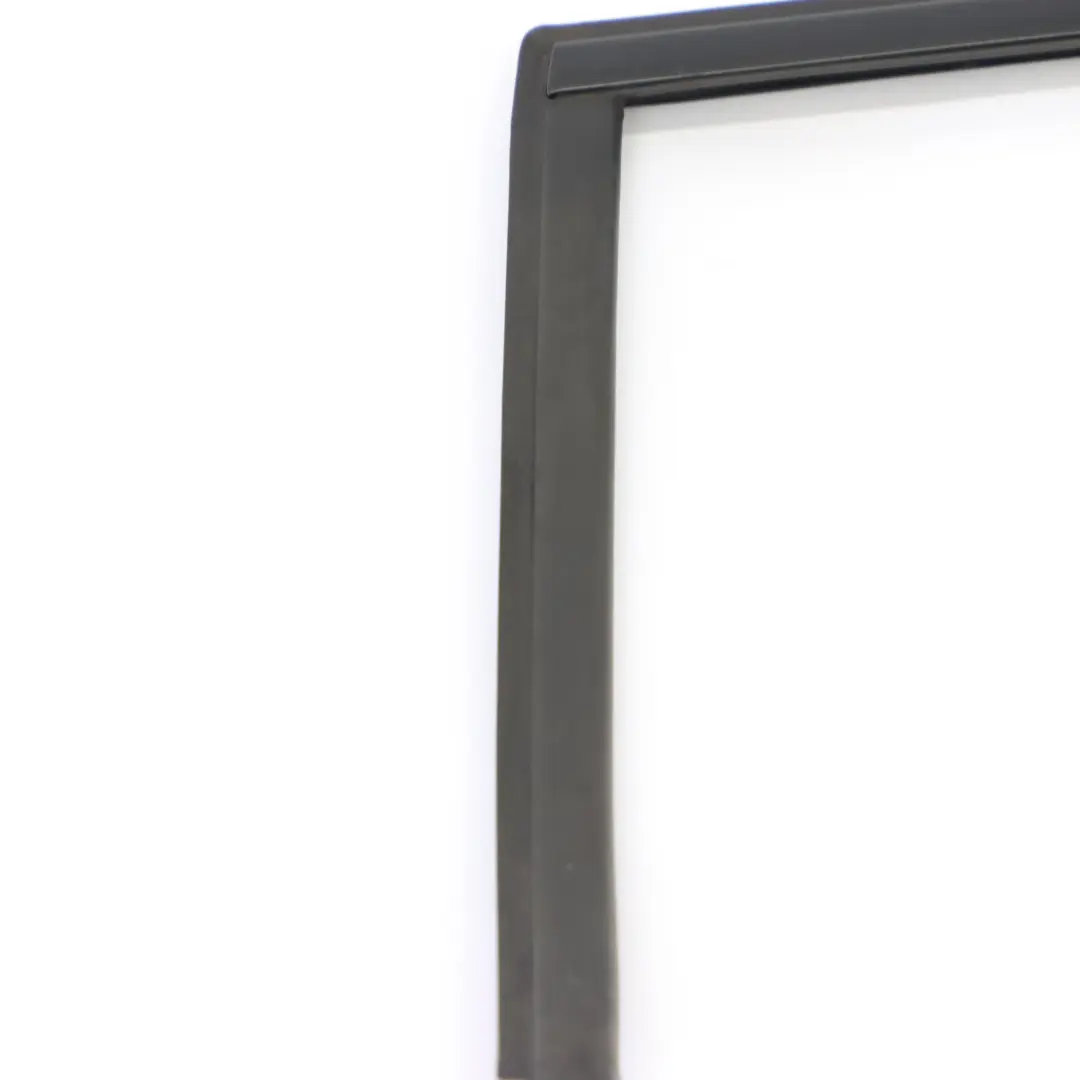 Puerta Sello Ventana Guía Trasera Derecha Sellado Junta Goma 7326170 para BMW F46 con número de pieza 8498432 BMW F46 Puerta Sello Ventana Guía Trasera Derecha Sellado Junta Goma 7326170 - SKU 8498432 - Número de pieza 8498432
