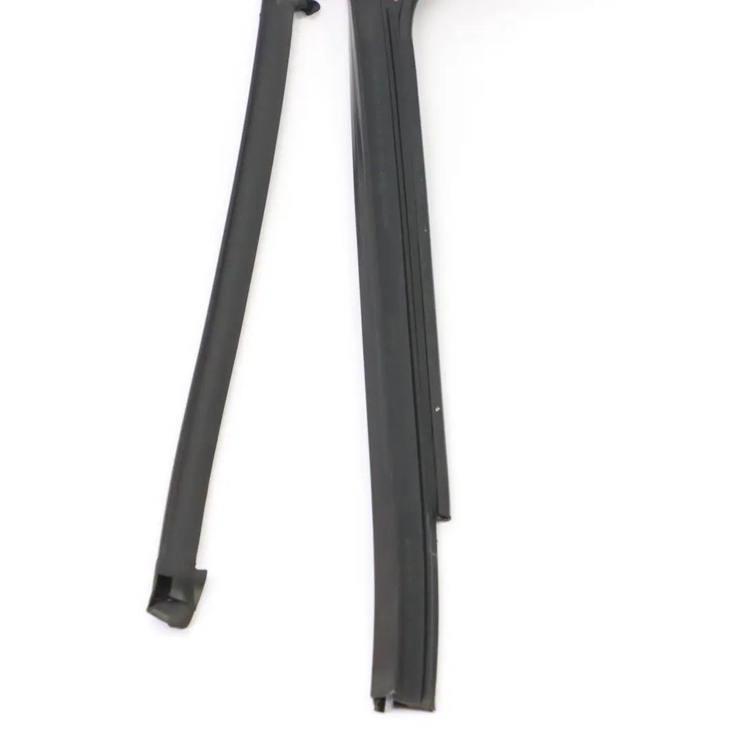 BMW F46 Guarnizione Gomma Portiera Guida Finestrino Posteriore Destra 7326170 - SKU 8498432 - Numero di parte 8498432
