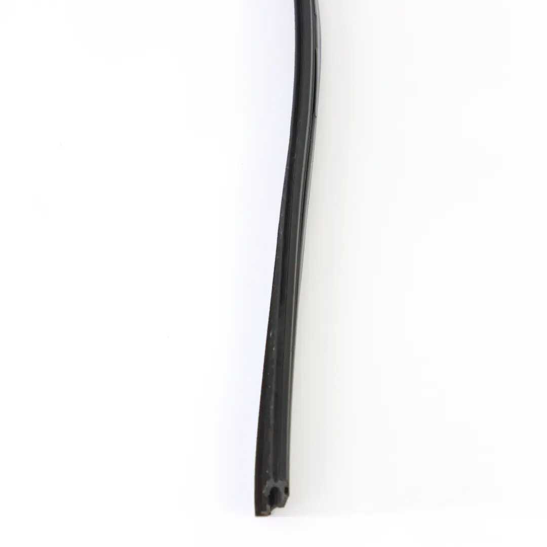 BMW F46 Guarnizione Gomma Portiera Guida Finestrino Posteriore Destra 7326170 - SKU 8498432 - Numero di parte 8498432