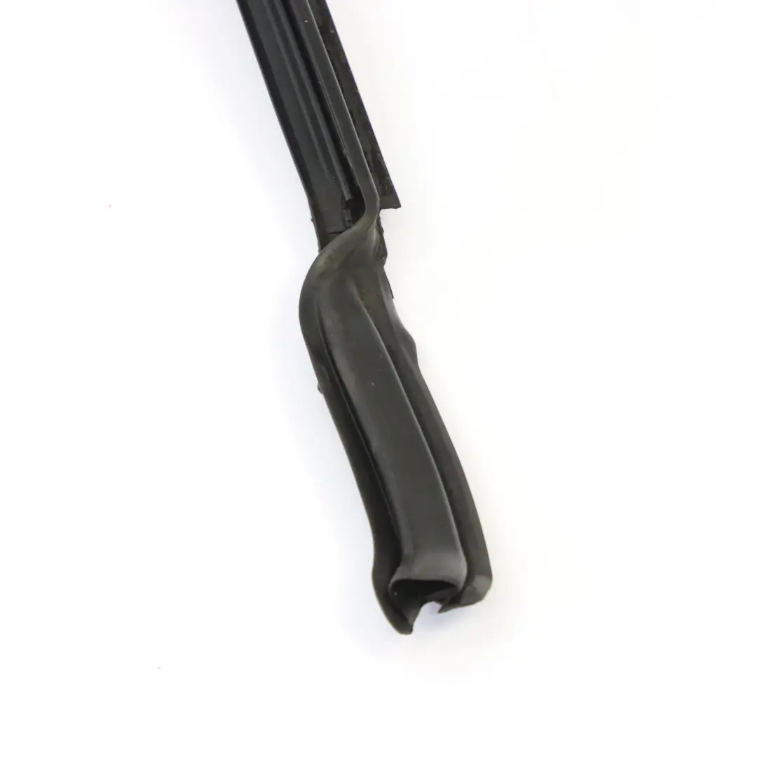 BMW F46 Guarnizione Gomma Portiera Guida Finestrino Posteriore Destra 7326170 - SKU 8498432 - Numero di parte 8498432