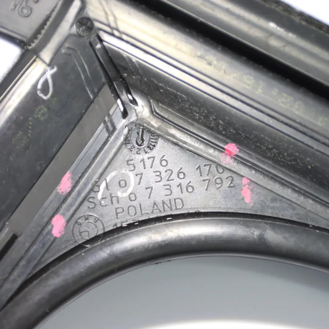 Uszczelka Szyby Drzwi Prawy Tył 7326170 do BMW F46 o numerze 8498432 BMW F46 Uszczelka Szyby Drzwi Prawy Tył 7326170 - SKU 8498432 - Numer Części 8498432