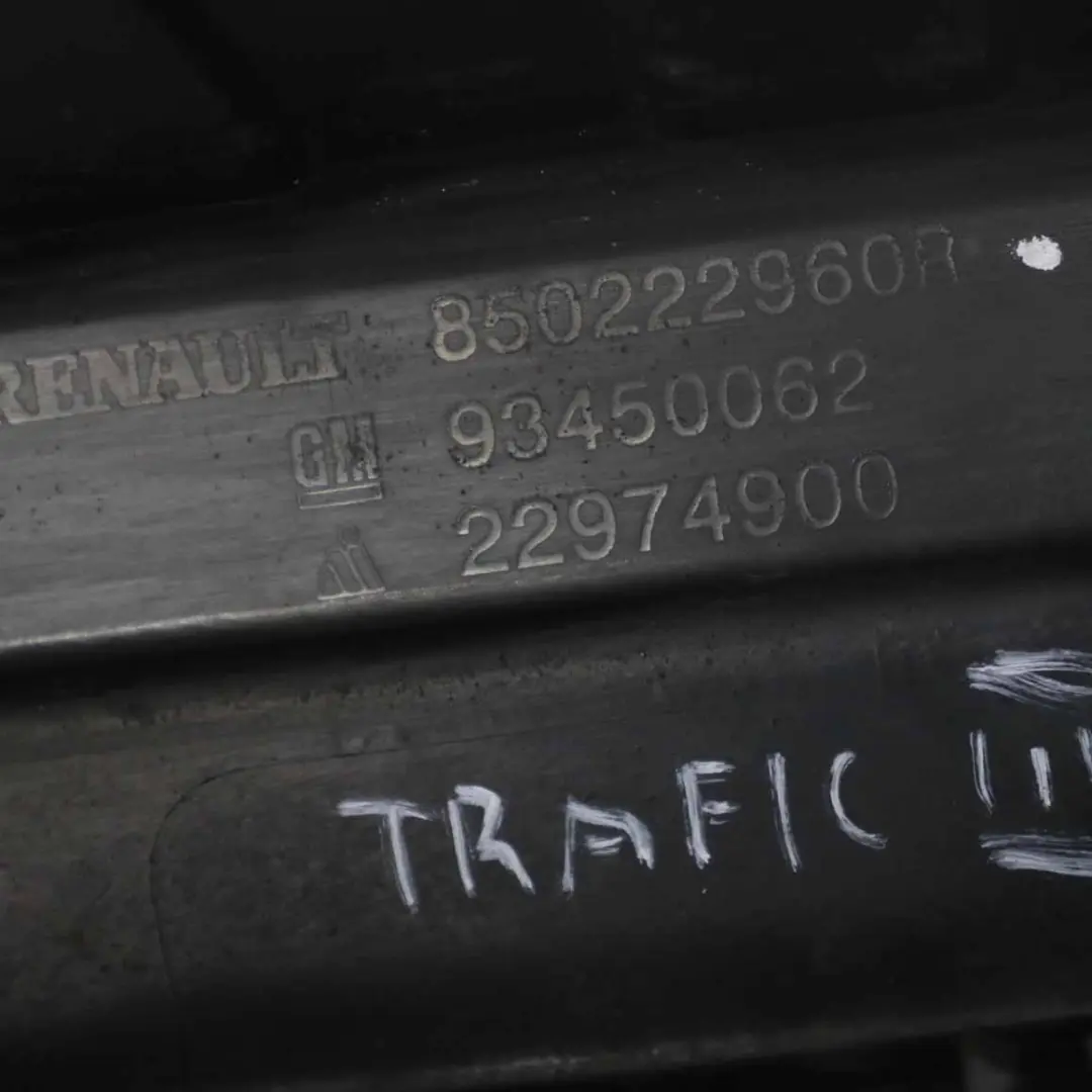 Hintere Stoßstange Zierleiste Abdeckung für Renault Trafic III Vivaro B mit Teilenummer 850222960R Renault Trafic III Vivaro B Hintere Stoßstange Zierleiste Abdeckung - SKU 850222960R - Teilenummer 850222960R