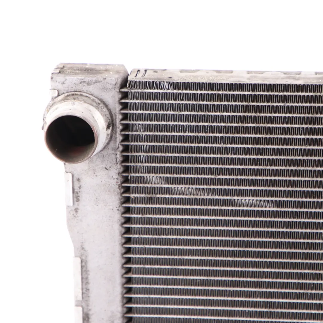 Chłodnica Wody Radiator Diesel do BMW F10 F11 o numerze 8509177 BMW F10 F11 Chłodnica Wody Radiator Diesel - SKU 8509177 - Numer Części 8509177