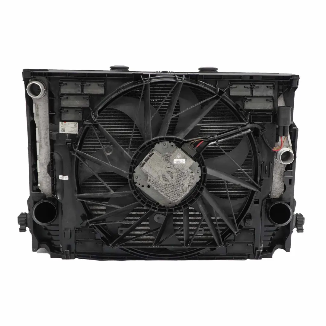 Raffreddamento Motore Radiatore 400W per BMW F10 F11 con numero di parte 8509740 BMW F10 F11 Raffreddamento Motore Radiatore 400W - SKU 8509740-3 - Numero di parte 8509740