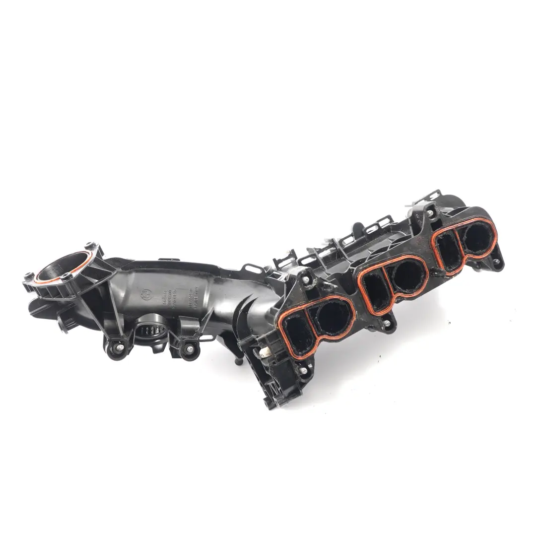 B37 Kolektor Dolotowy Ssący do BMW F20 F21 LCI Diesel Engine o numerze 8513854 BMW F20 F21 LCI Diesel Engine B37 Kolektor Dolotowy Ssący - SKU 8513854-1 - Numer Części 8513854