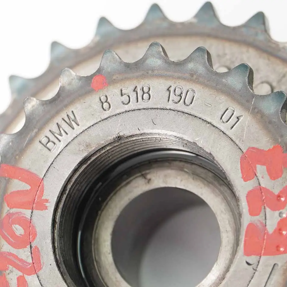 Zębatka Rozrządu 8475996 do BMW E70 E90 F20 F30 o numerze 8518190 BMW E70 E90 F20 F30 Zębatka Rozrządu 8475996 - SKU 8518190 - Numer Części 8518190