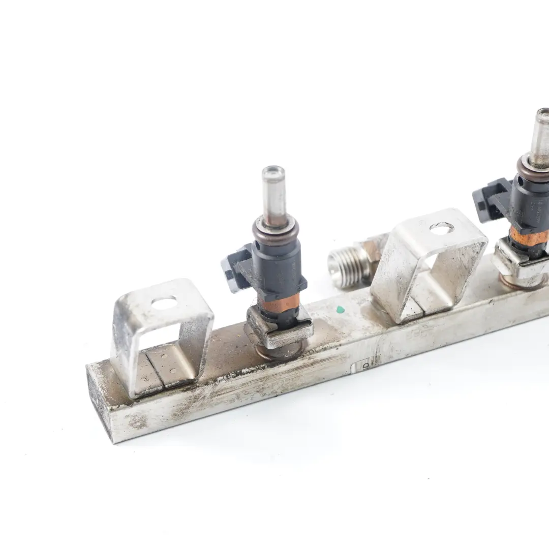 Hybride Rex Essence Injection Carburant Rampe Haute Pression pour BMW I3 I01 à propos du numéro de pièce 8529936 BMW I3 I01 Hybride Rex Essence Injection Carburant Rampe Haute Pression - SKU 8529936 - Numéro de pièce 8529936