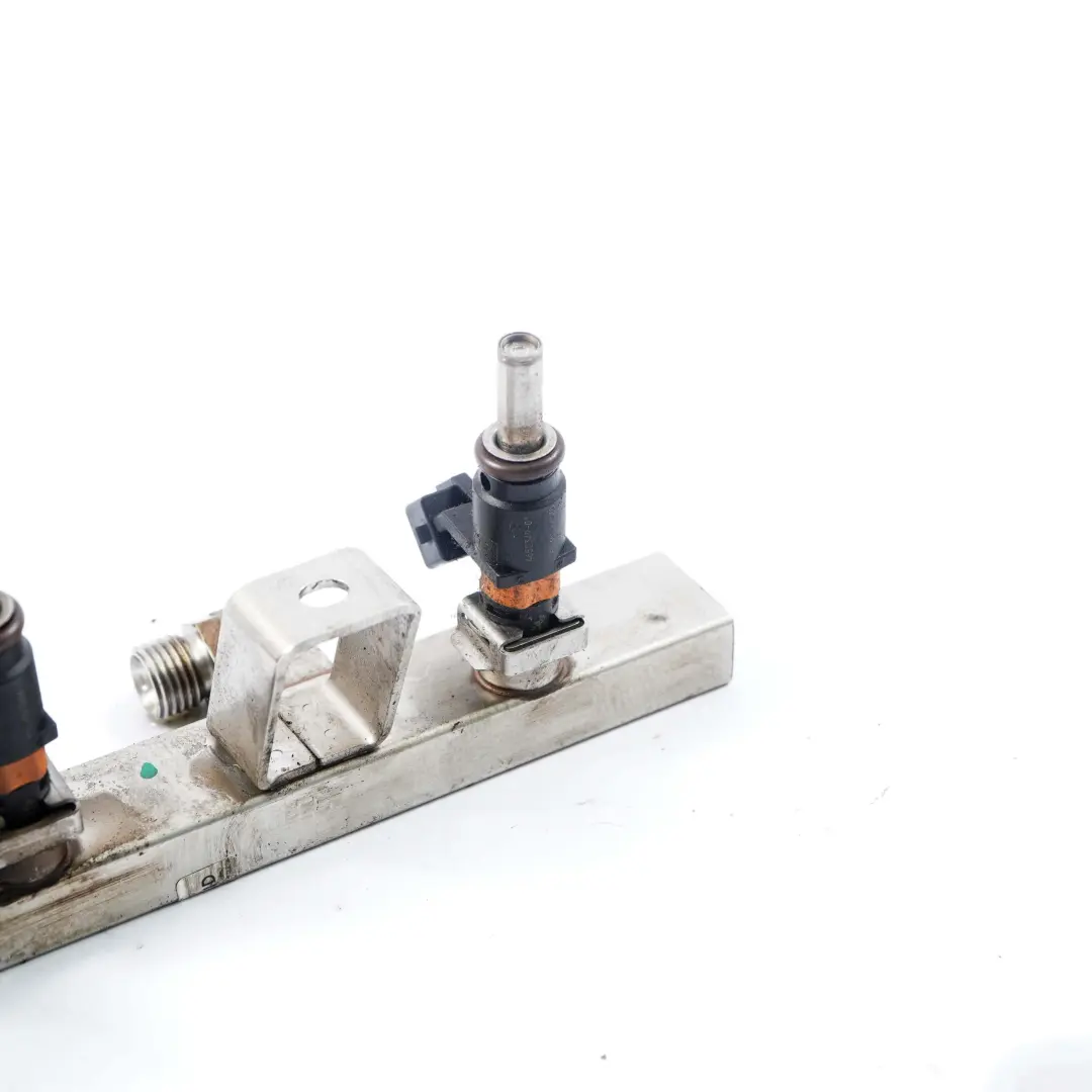 Benzin Hochdruck Rail Kraftstoff Einspritzung für BMW I3 I01 Hybrid Rex mit Teilenummer 8529936 BMW I3 I01 Hybrid Rex Benzin Hochdruck Rail Kraftstoff Einspritzung - SKU 8529936 - Teilenummer 8529936