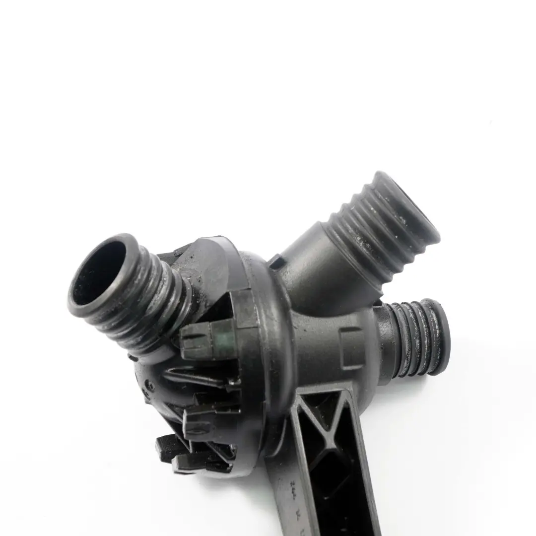 Thermostat Water Pump Coolant Unit to BMW i3 I01 Hybrid Engine with Part number 8530102 BMW i3 I01 Hybrid Engine Thermostat Water Pump Coolant Unit - SKU 8530102 - Part number 8530102