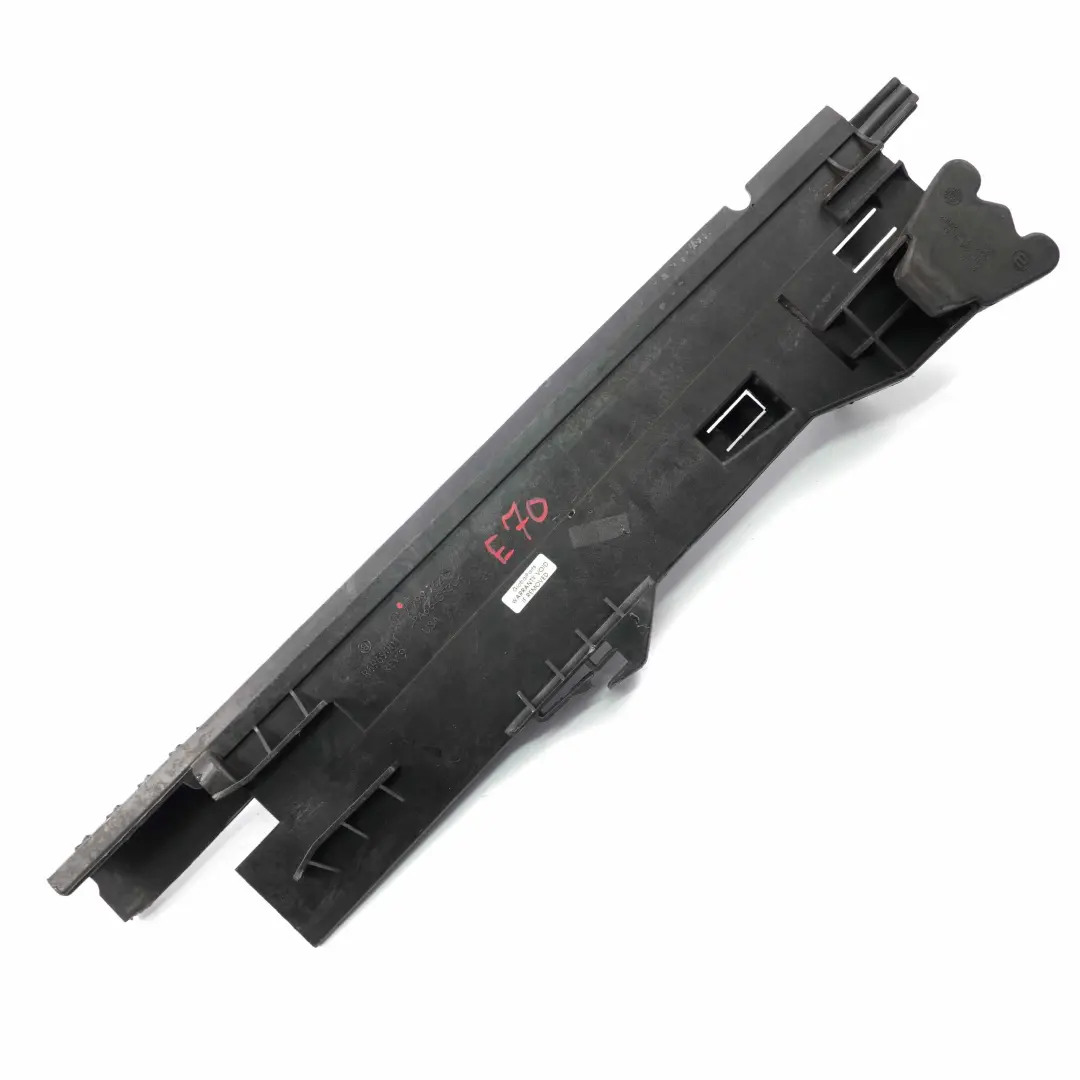 BMW X5 E70 Radiador Derecho Unidad De refrigeracion Soporte De montaje 7799762 - SKU 8572189 - Número de pieza 8572189