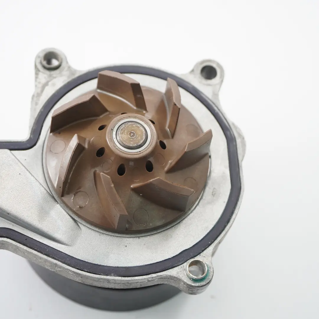 B47 Diesel Pompa Wody do BMW F45 F46 F48 Mini F56 F60 o numerze 8591069 BMW F45 F46 F48 Mini F56 F60 B47 Diesel Pompa Wody - SKU 8591069 - Numer Części 8591069