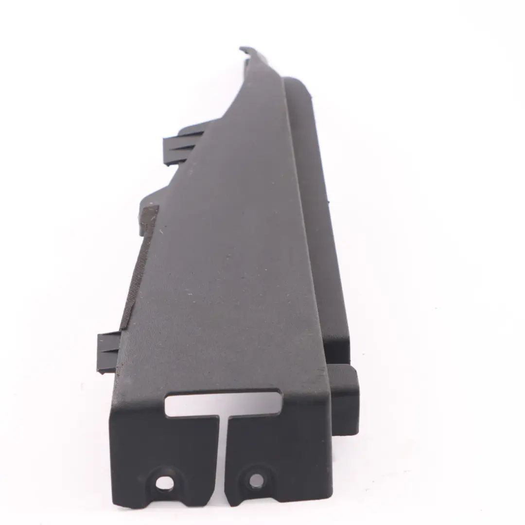 Montante C bagagliaio posteriore destro nero per Kia Ceed ED 5 porte con numero di parte 85921-1H000 Kia Ceed ED 5 porte Montante C bagagliaio posteriore destro nero - SKU 85921-1H000 - Numero di parte 85921-1H000