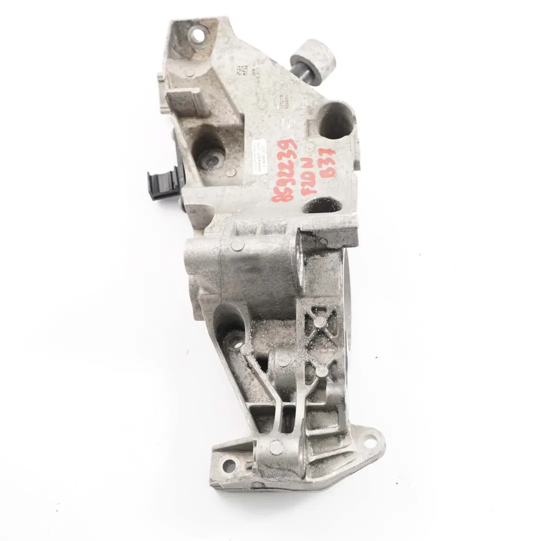B37 Blocco Motore Acqua Pompa Raffreddamento Supporto Montaggio per BMW F20 F21 LCI con numero di parte 7644809 BMW F20 F21 LCI B37 Blocco Motore Acqua Pompa Raffreddamento Supporto Montaggio - SKU 8592239 - Numero di parte 7644809