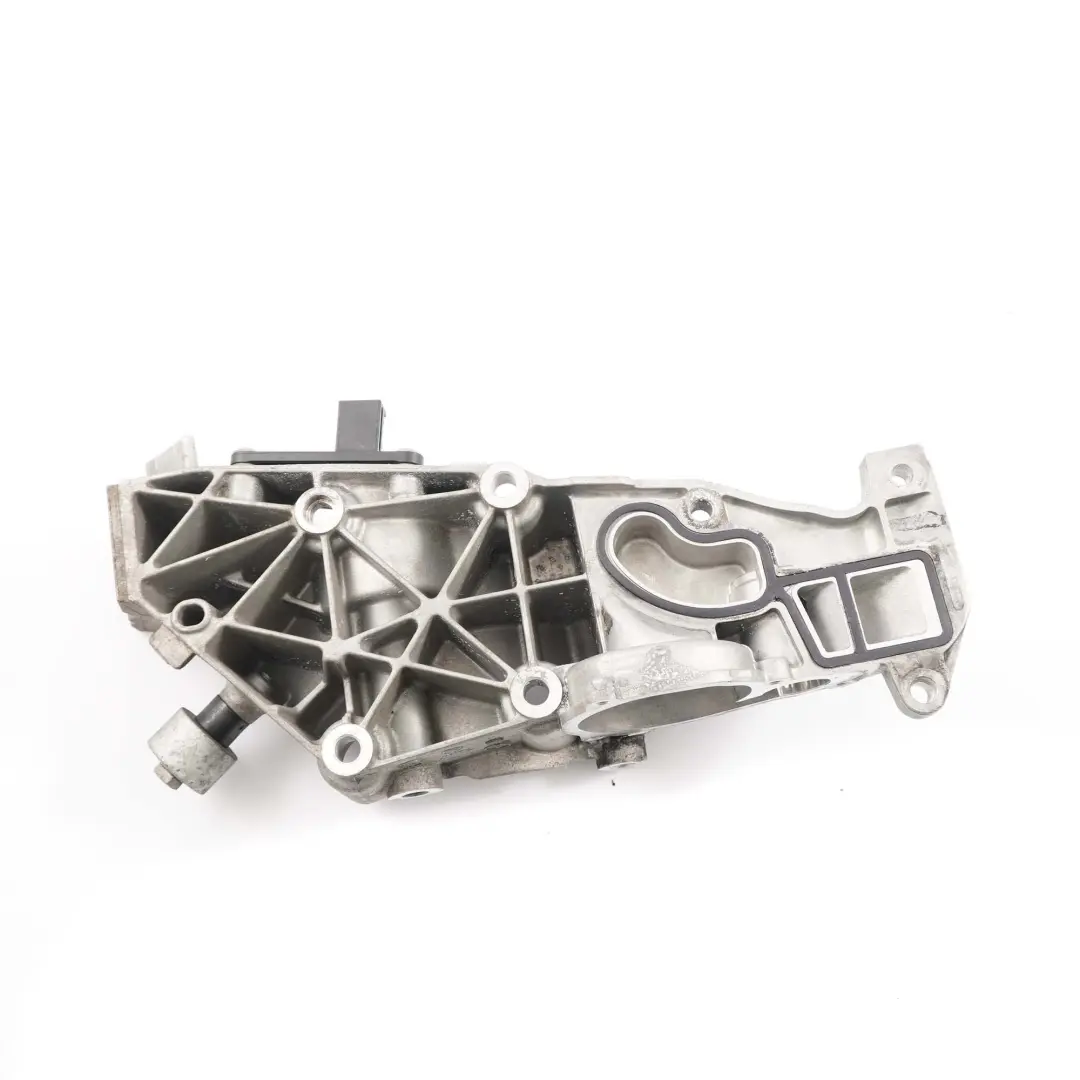 B37 Bloque Motor Bomba de Agua Refrigerante Soporte para BMW F20 F21 LCI con número de pieza 7644809 BMW F20 F21 LCI B37 Bloque Motor Bomba de Agua Refrigerante Soporte - SKU 8592239 - Número de pieza 7644809