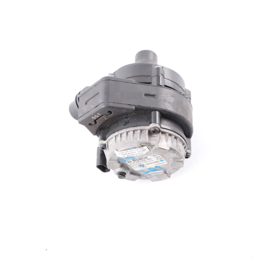 Unità refrigerante pompa acqua ausiliaria per BMW i3 I01 con numero di parte 8600285 BMW i3 I01 Unità refrigerante pompa acqua ausiliaria - SKU 8600285 - Numero di parte 8600285