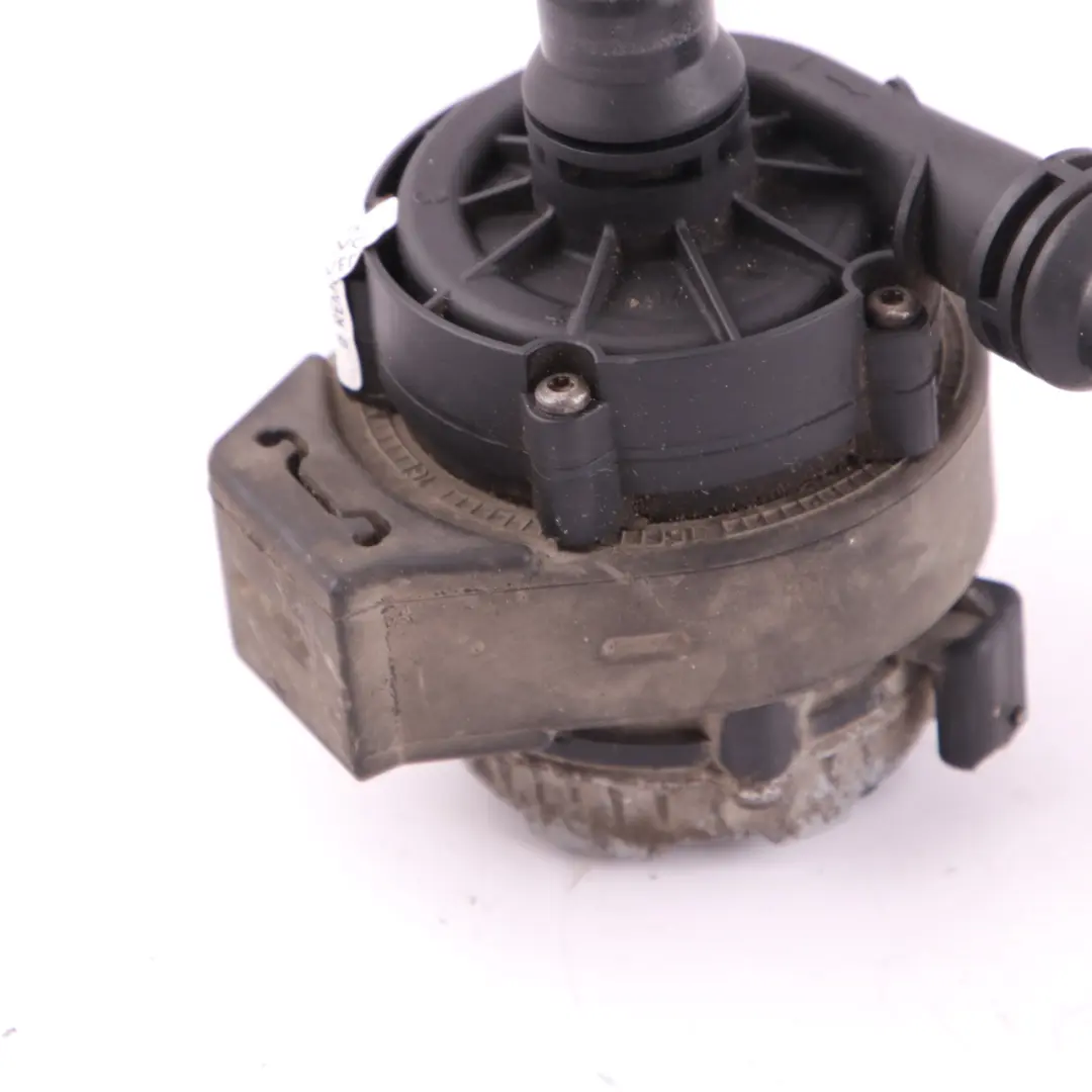 Additional Water Pump Auxiliary Water Cooling Unit to BMW i3 I01 Rex Hybrid with Part number 8600286 BMW i3 I01 Rex Hybrid Additional Water Pump Auxiliary Water Cooling Unit - SKU 8600286 - Part number 8600286