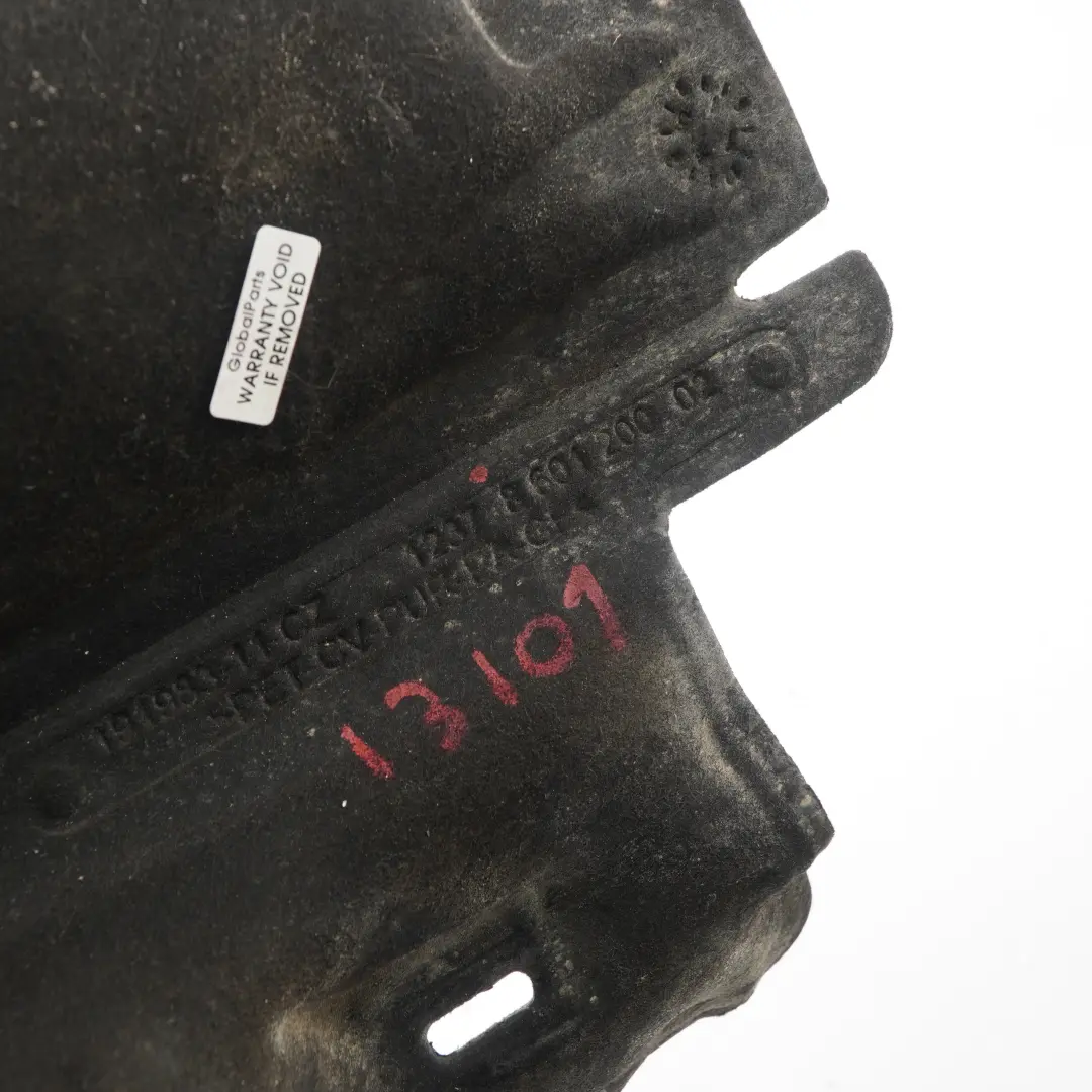 Cubierta Islamiento Austico Ingerior Motor Electrico para BMW i3 I01 Hybrid con número de pieza 8601200 BMW i3 I01 Hybrid Cubierta Islamiento Austico Ingerior Motor Electrico - SKU 8601200 - Número de pieza 8601200