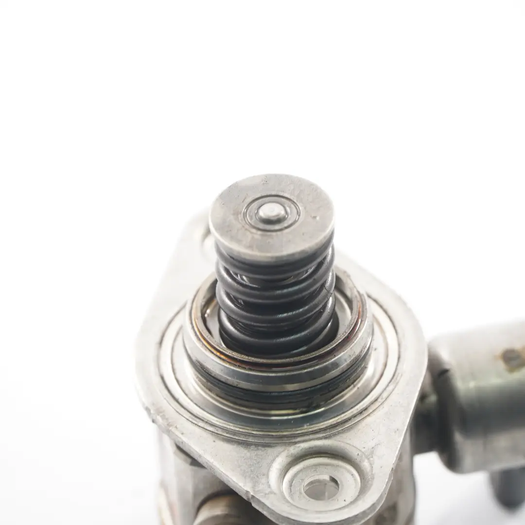 Pump BMW F20 E88 F30 F12 N55 Petrol Engine High Pressure Injection to Fuel with Part number 8604231 Fuel Pump BMW F20 E88 F30 F12 N55 Petrol Engine High Pressure Injection - SKU 8604231 - Part number 8604231